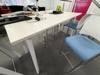 Poseur Table